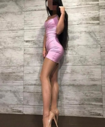 Эффектная блондинка с шикарной внешностью готова исполнить все твои желания. В моих объятиях ты почувствуешь себя королем! 6038, 21 год